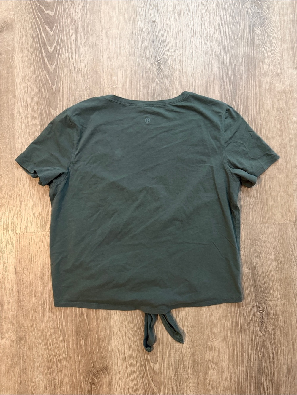 Lululemon 6 Knot Gonna Fly Short Sleeve Olive Green V-Neck Tie Front Shirt Top - Picture 3 of 7